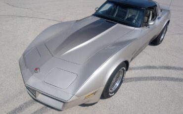Chevrolet-Corvette-1982-Coupe-18