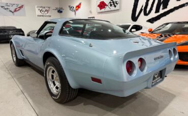 Chevrolet-Corvette-1982-Coupe-2