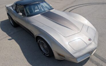 Chevrolet-Corvette-1982-Coupe-22