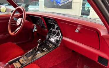 Chevrolet-Corvette-1982-Coupe-25
