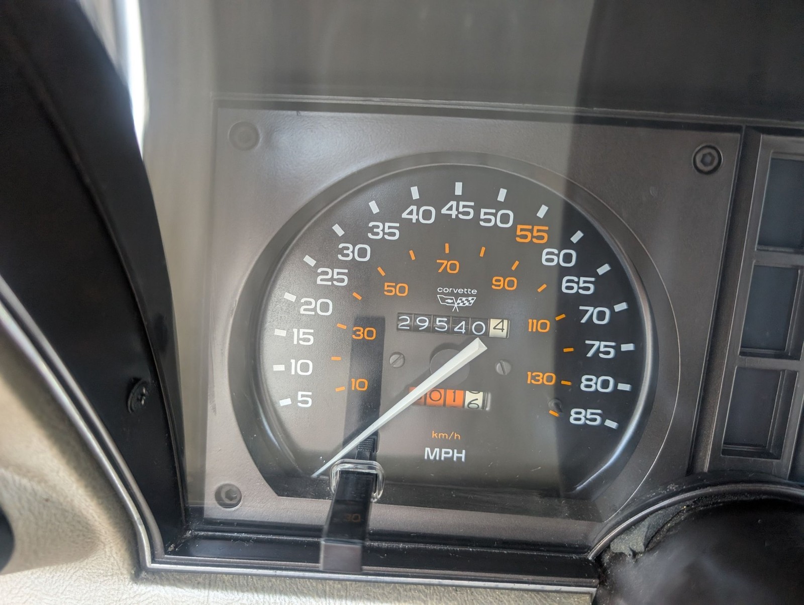 Chevrolet-Corvette-1982-Coupe-6