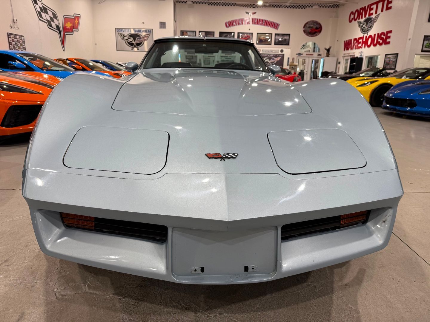 Chevrolet-Corvette-1982-Coupe-6