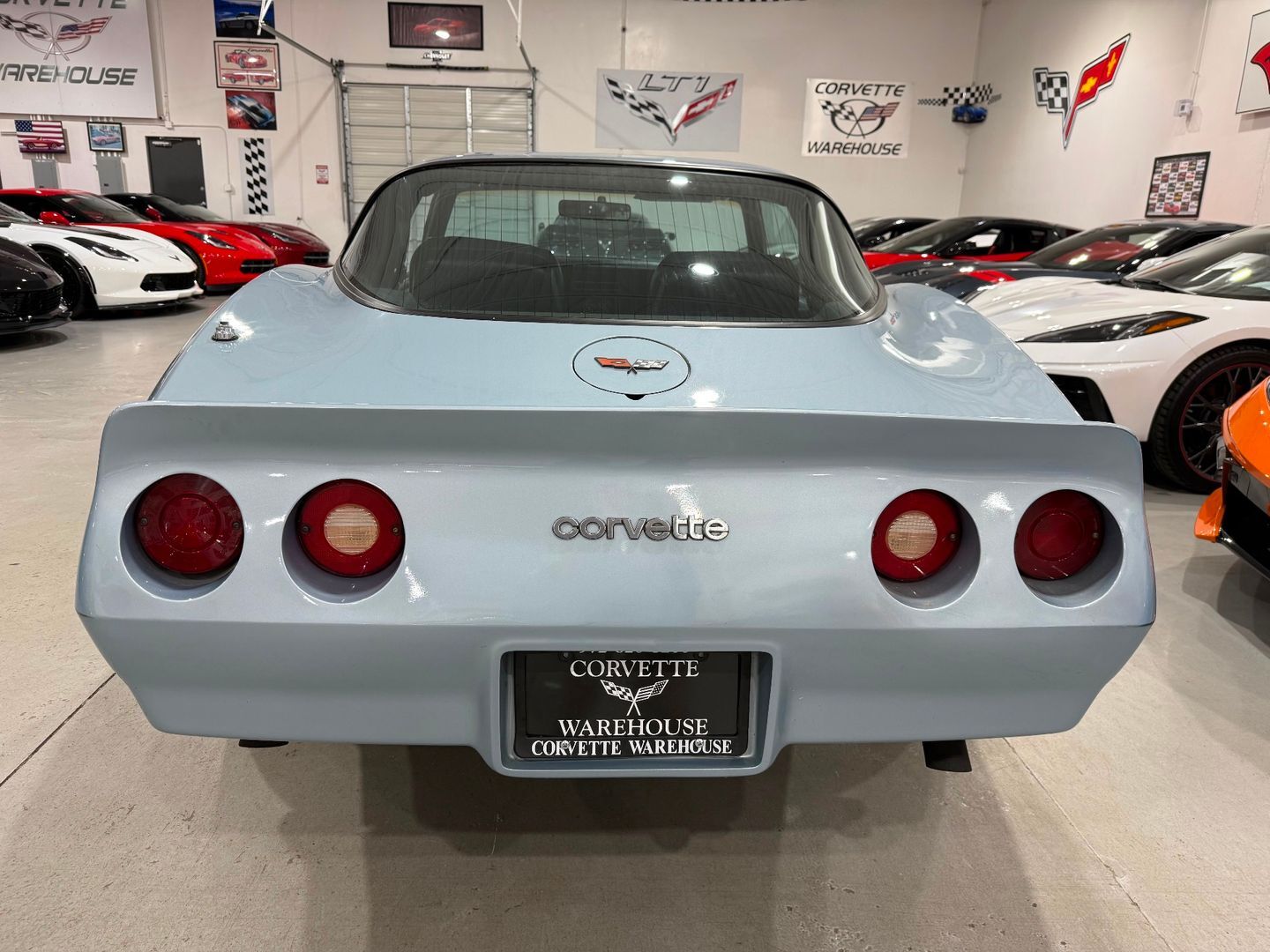 Chevrolet-Corvette-1982-Coupe-7