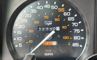 Chevrolet-Corvette-1982-Hatchback-32