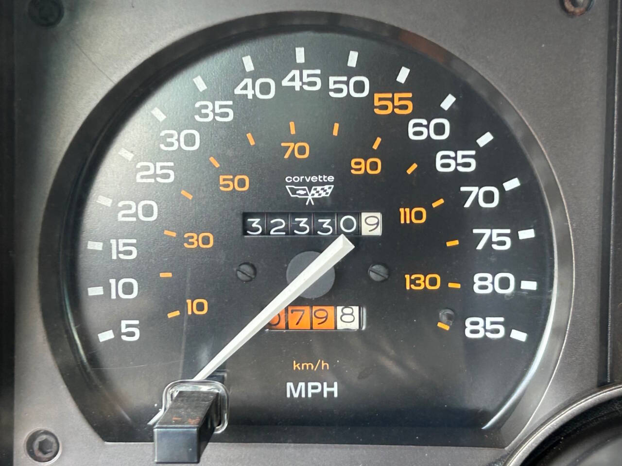 Chevrolet-Corvette-1982-Hatchback-32