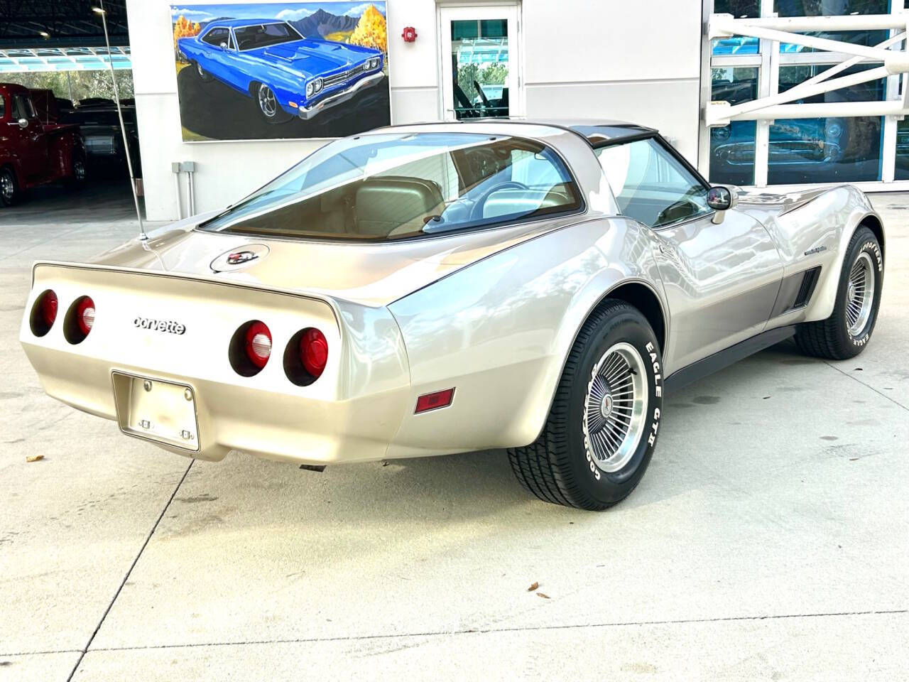 Chevrolet-Corvette-1982-Hatchback-5