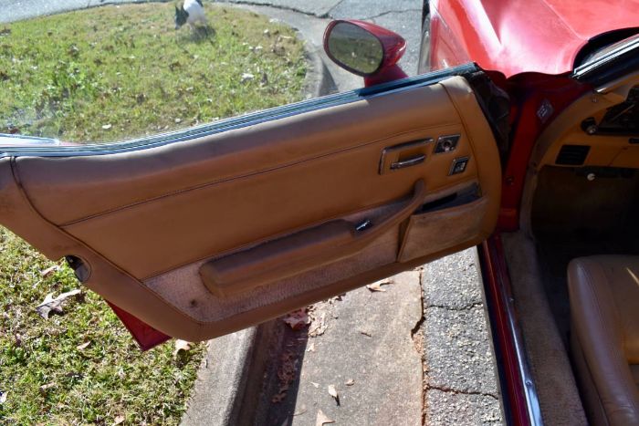 Chevrolet-Corvette-1982-Red-10