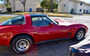Chevrolet-Corvette-1982-Red-11