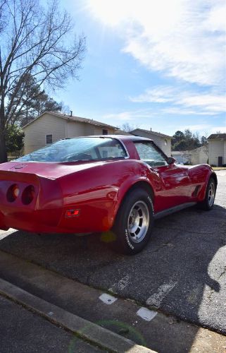 Chevrolet-Corvette-1982-Red-12