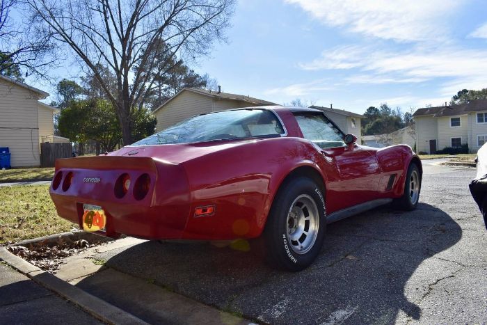 Chevrolet-Corvette-1982-Red-14