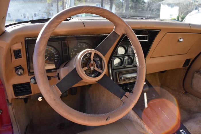 Chevrolet-Corvette-1982-Red-6