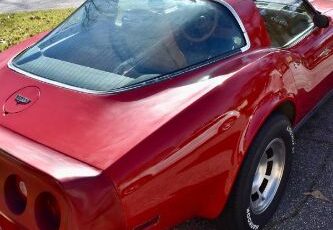 Chevrolet-Corvette-1982-Red-9