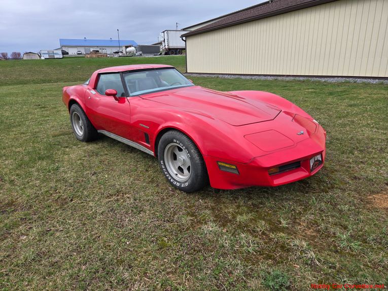 Chevrolet-Corvette-1982-Red-Gray-13