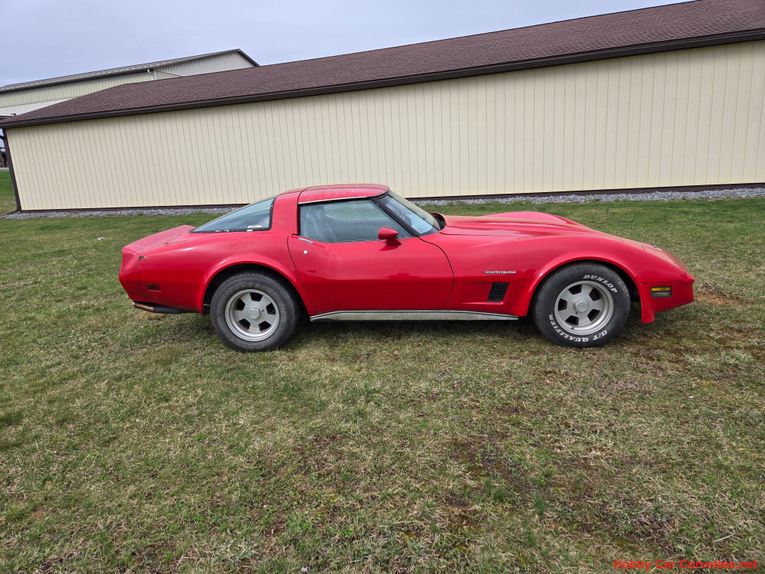 Chevrolet-Corvette-1982-Red-Gray-15