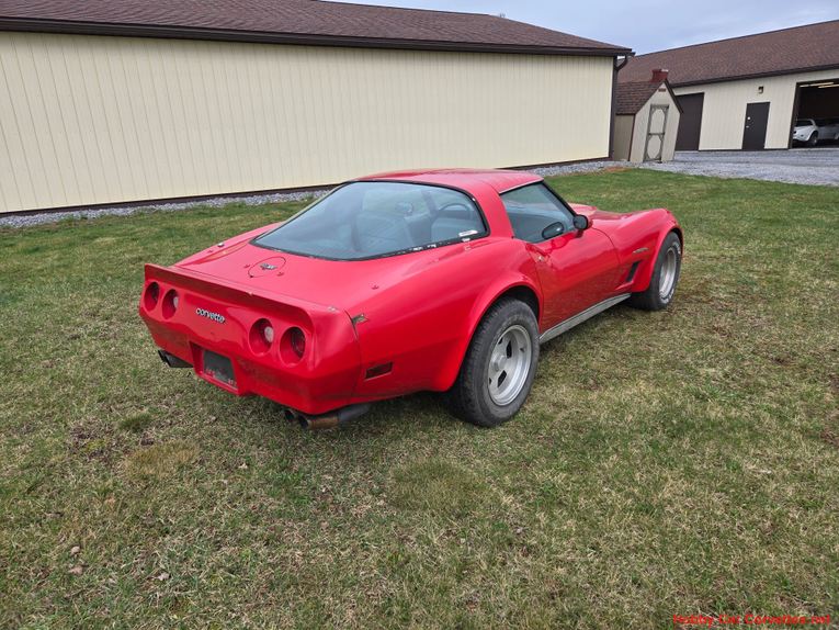 Chevrolet-Corvette-1982-Red-Gray-16