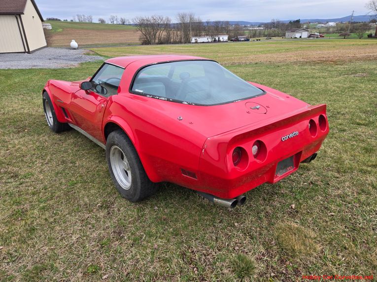 Chevrolet-Corvette-1982-Red-Gray-20