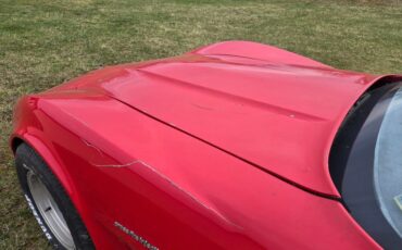 Chevrolet-Corvette-1982-Red-Gray-25