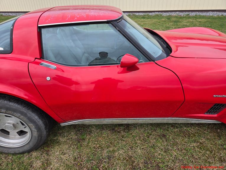 Chevrolet-Corvette-1982-Red-Gray-29