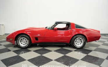 Chevrolet-Corvette-1982-Red-Red-12