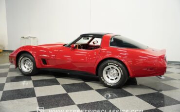 Chevrolet-Corvette-1982-Red-Red-13