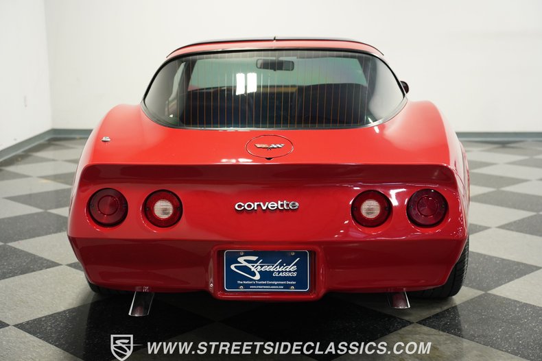 Chevrolet-Corvette-1982-Red-Red-15