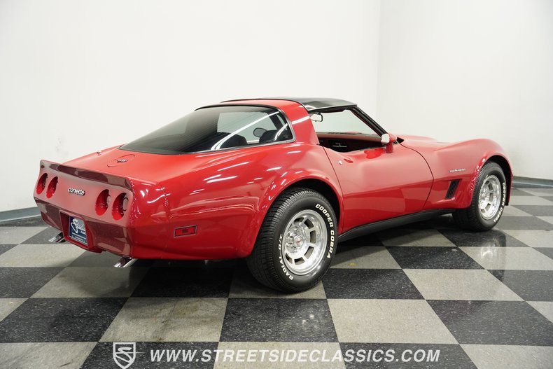Chevrolet-Corvette-1982-Red-Red-17