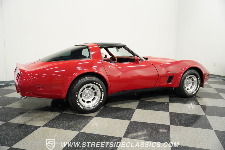 Chevrolet-Corvette-1982-Red-Red-18