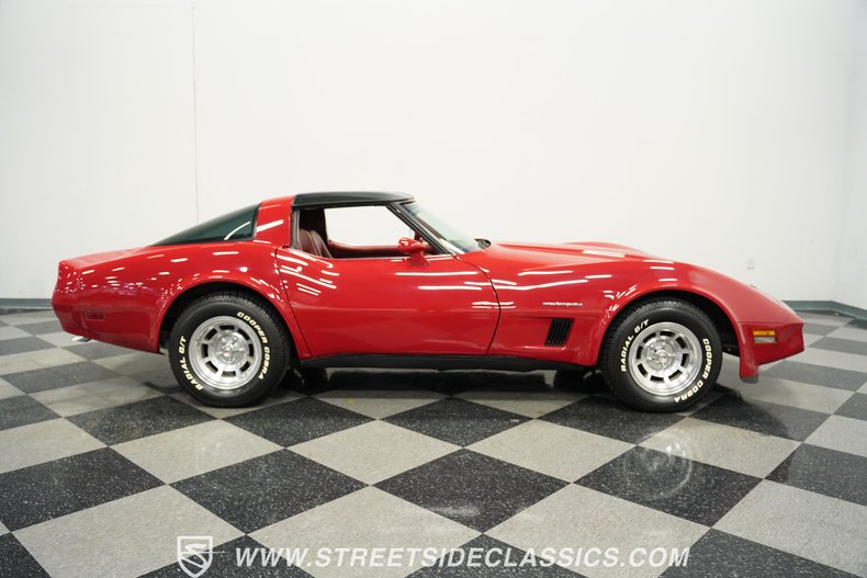 Chevrolet-Corvette-1982-Red-Red-19