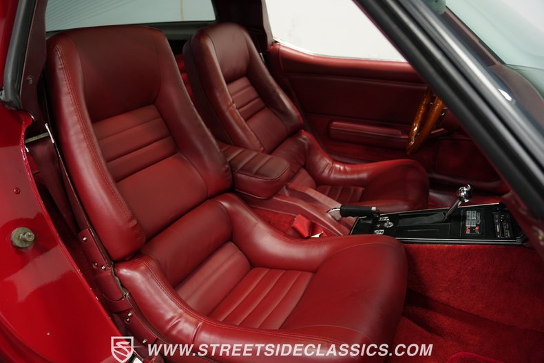 Chevrolet-Corvette-1982-Red-Red-2