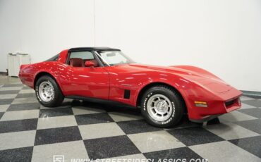 Chevrolet-Corvette-1982-Red-Red-20