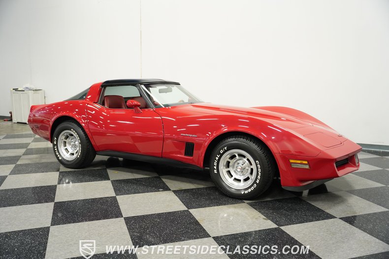 Chevrolet-Corvette-1982-Red-Red-20