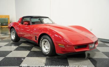 Chevrolet-Corvette-1982-Red-Red-21
