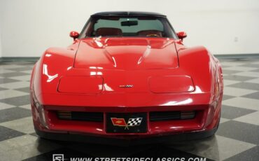 Chevrolet-Corvette-1982-Red-Red-22