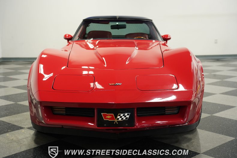 Chevrolet-Corvette-1982-Red-Red-22