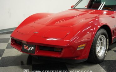Chevrolet-Corvette-1982-Red-Red-23