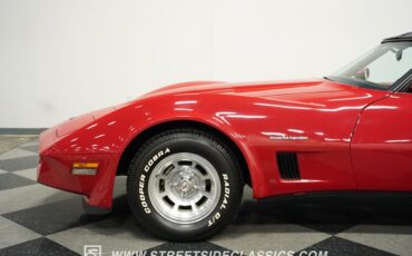 Chevrolet-Corvette-1982-Red-Red-26