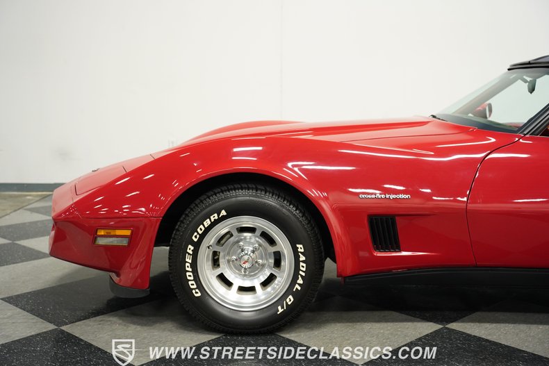 Chevrolet-Corvette-1982-Red-Red-26