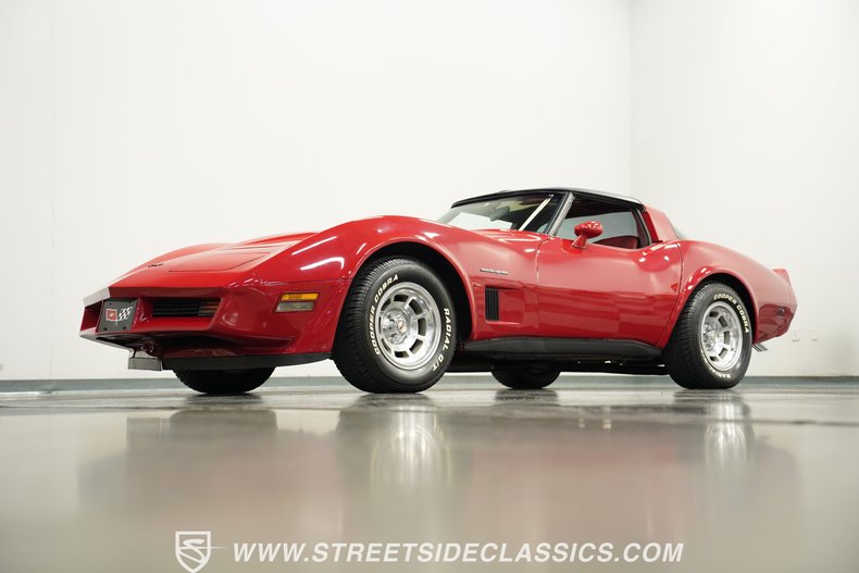 Chevrolet-Corvette-1982-Red-Red-27