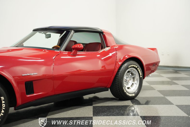Chevrolet-Corvette-1982-Red-Red-28