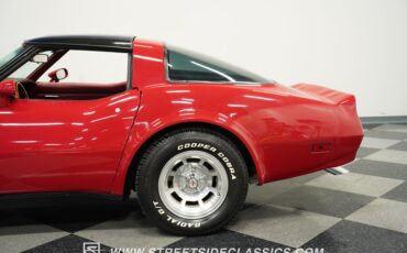 Chevrolet-Corvette-1982-Red-Red-29