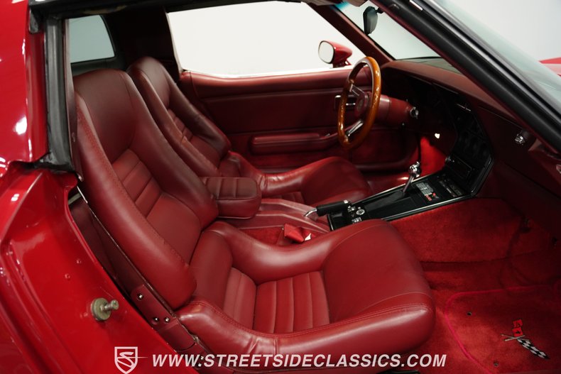 Chevrolet-Corvette-1982-Red-Red-3