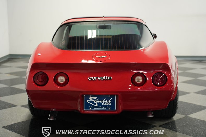Chevrolet-Corvette-1982-Red-Red-30
