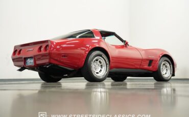 Chevrolet-Corvette-1982-Red-Red-32