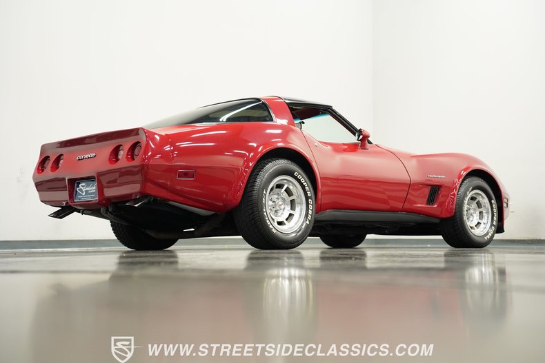 Chevrolet-Corvette-1982-Red-Red-32