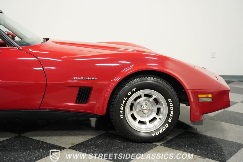 Chevrolet-Corvette-1982-Red-Red-35