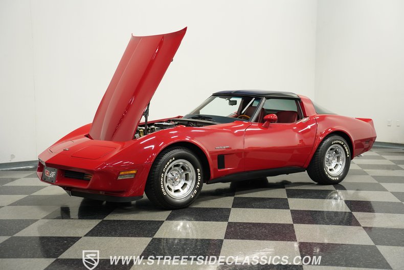 Chevrolet-Corvette-1982-Red-Red-36