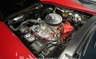 Chevrolet-Corvette-1982-Red-Red-37