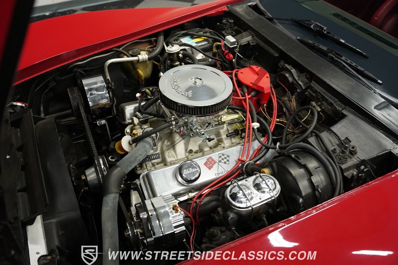 Chevrolet-Corvette-1982-Red-Red-38