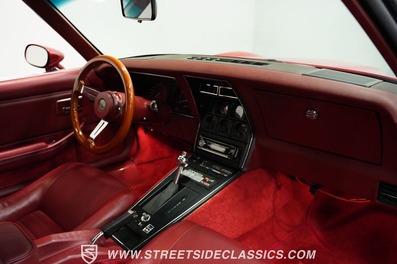 Chevrolet-Corvette-1982-Red-Red-4