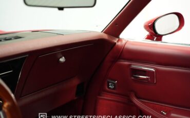 Chevrolet-Corvette-1982-Red-Red-49